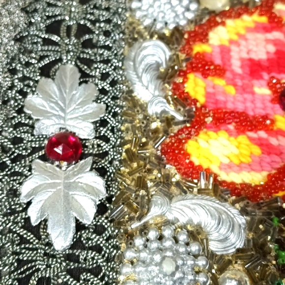 Antique Cute Lady's Handbag Embroidered Floral Beautiful Black and Silver Bag. - Picture 8 of 15